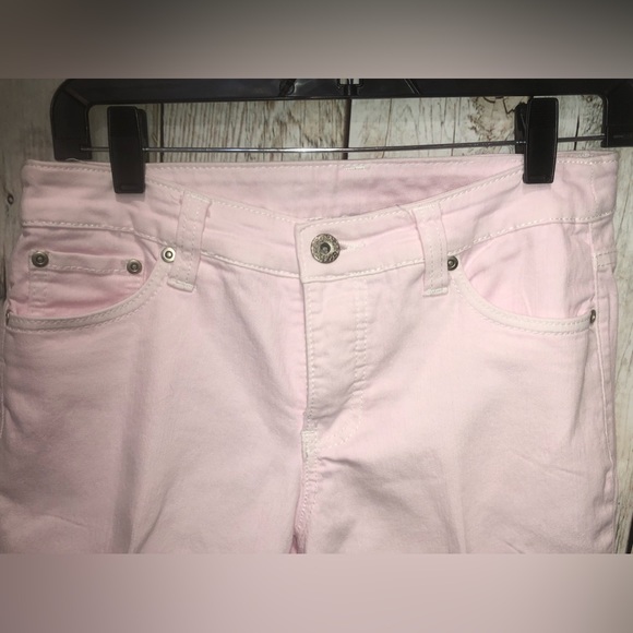 Premiere DENIM Size 6 Petite By Christopher Banks Light Pink Cuffd Denim Capri. - Picture 6 of 8